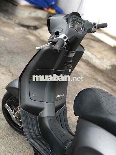Piaggio Vespa 150 cc 2023 3000 km Xám