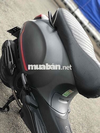 Piaggio Vespa 150 cc 2023 3000 km Xám