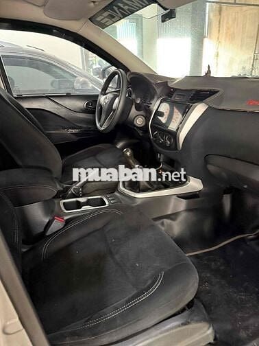 Nissan Navara 2.4Sàn Xám Xe bán tải
