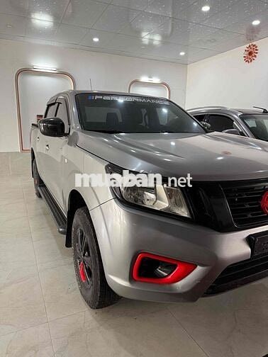 Nissan Navara 2.4Sàn Xám Xe bán tải