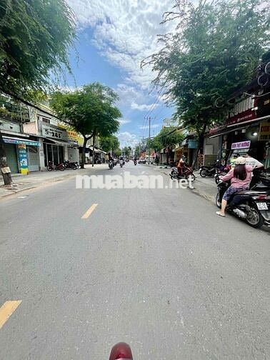 BÁN NHÀ NGAY CÔNG VIÊN LÀNG HOA GV - NGANG 4 x DÀI 10 - 5.28T
