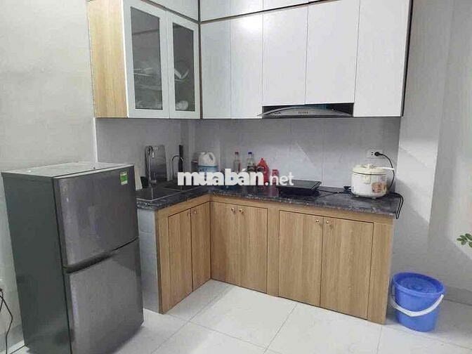 CHO THUÊ NGUYÊN CĂN NHÀ BÁT KHỐI - CỰ KHỐI - Ô TÔ MORNING ĐỖ GẦN - 3PN