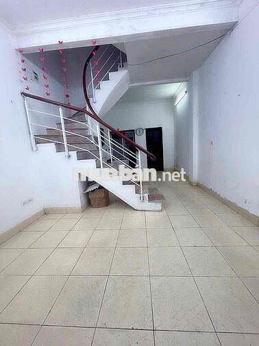 CHO THUÊ NHÀ NGUYÊN CĂN PHỐ LÂM DU - BỒ ĐỀ -  Ô TÔ ĐỖ GẦN - 3PN 7,5Tr
