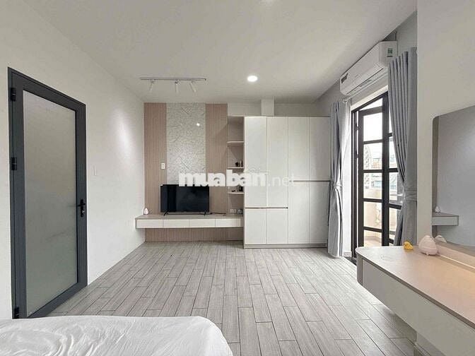 TRỐNG LẠI PHÒNG ĐẦY ĐỦ NỘI THẤT BAN CÔNG NGAY DƯƠNG THỊ MƯỜI
