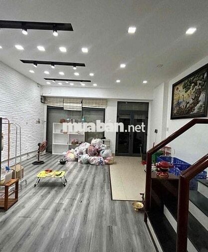 Chính Chủ Cho Thuê Nhà HXH 3/2 Q.10 VIP 5,8x10 Giá 30tr TL 4L  Suốt Ạ