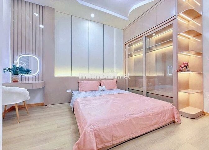 Cầu Giấy - Căn nhà  phù hợp GĐ cần nhiều phòng ngủ. Giá chỉ 14.x tỷ