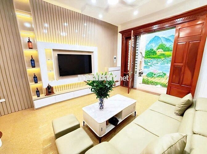 Cầu Giấy - Căn nhà  phù hợp GĐ cần nhiều phòng ngủ. Giá chỉ 14.x tỷ