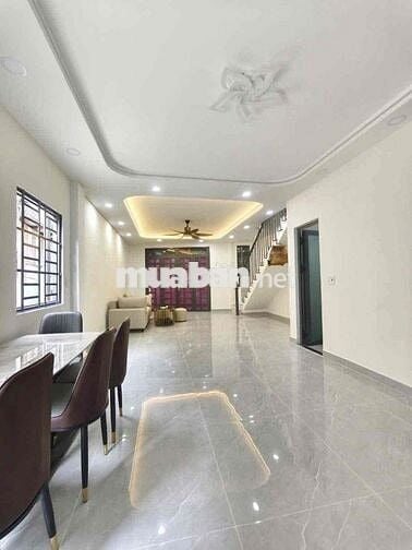 Cho thuê phòng đối diện Vạn Phúc City
