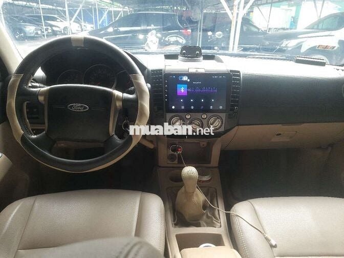 Ford Everest 2011 2.5L 4x2 MT Đen