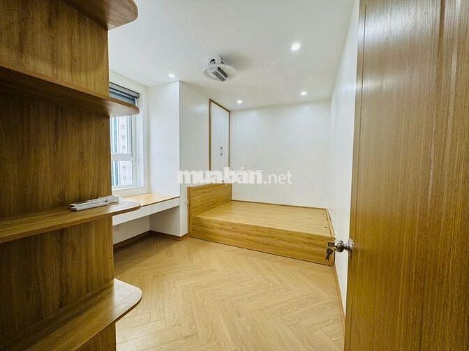 Chính chủ cần bán gấp chung cư kđt Nam Trung Yên, 2 ngủ full nội thất