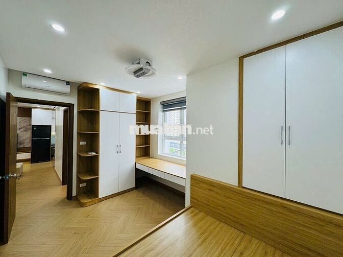 Chính chủ cần bán gấp chung cư kđt Nam Trung Yên, 2 ngủ full nội thất