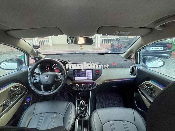 Kia Rio Trắng 5 chỗ Sàn Xăng