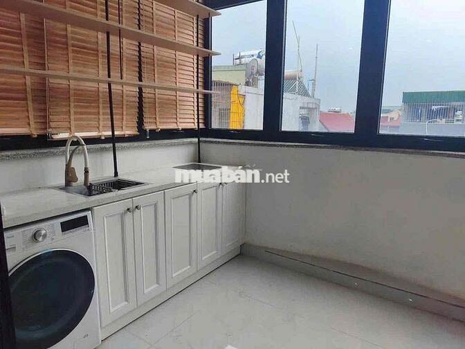 CHO THUÊ CĂN HỘ KHÉP KÍN PHỐ NGỌC THUỴ - Ô TÔ TRÁNH -NỘI THẤT ĐẦY ĐỦ
