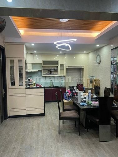 Bán nhà Biệt thự 7,6 x18, 1 trệt 1 lầu ST, 4pn, có gara oto. 15,5 tỷ