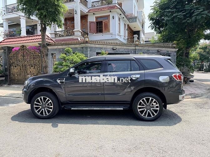 Bán Ford Everest Titanium 2018 2 cầu full đẹp
