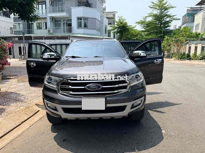 Bán Ford Everest Titanium 2018 2 cầu full đẹp