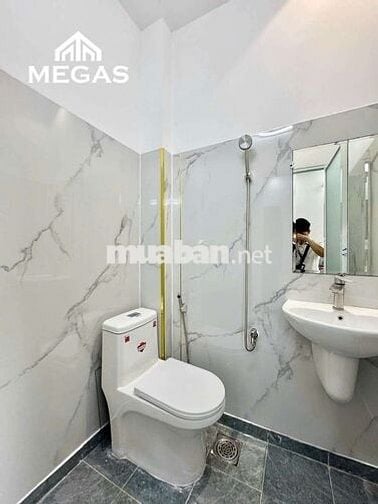 Phòng Full Nội Thất Cửa Sổ Trời Ngay Trung Tâm Quận 3 