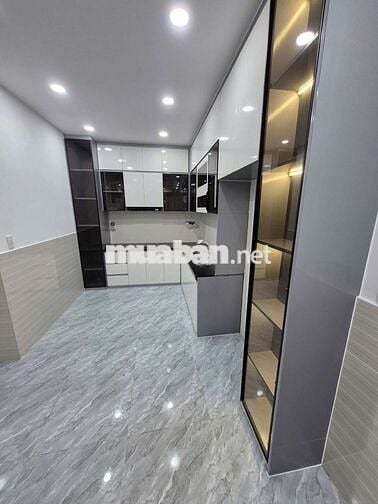 Nhà Mới Đẹp Full Nội Thất,Đường Lạc Long Quân,Tân Bình,DT40m2, 3Tầng. 
