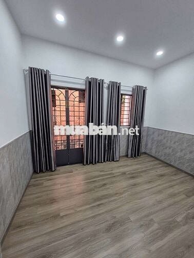 Nhà Mới Đẹp Full Nội Thất,Đường Lạc Long Quân,Tân Bình,DT40m2, 3Tầng. 