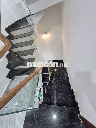 Nhà Mới Đẹp Full Nội Thất,Đường Lạc Long Quân,Tân Bình,DT40m2, 3Tầng. 