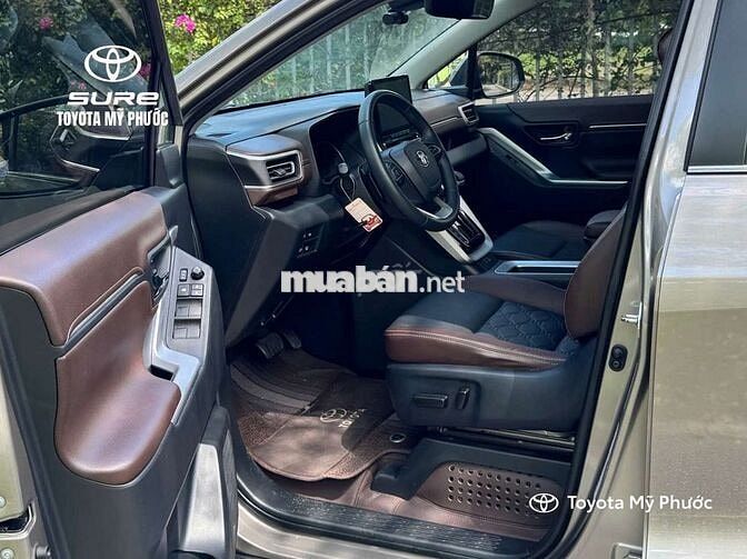Toyota Innova Cross 2.0HEV 2024 Nâu 34.000 km