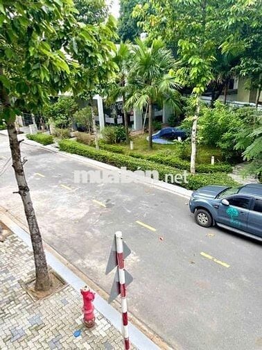 Cho thuê căn góc gần ngã tư Bình Cbuẩn