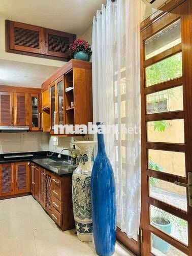 Cho thuê nhà Vũ Miên - Tây Hồ 6 tầng, 4 ngủ gần Hồ Tây chỉ 22tr/tháng