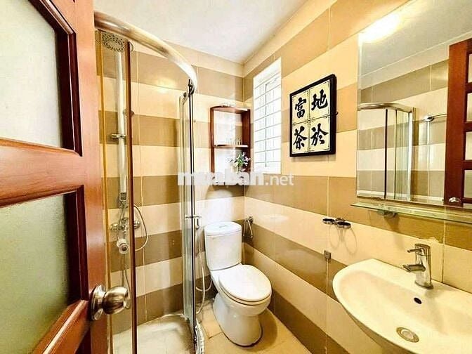 Cho thuê nhà Vũ Miên - Tây Hồ 6 tầng, 4 ngủ gần Hồ Tây chỉ 22tr/tháng