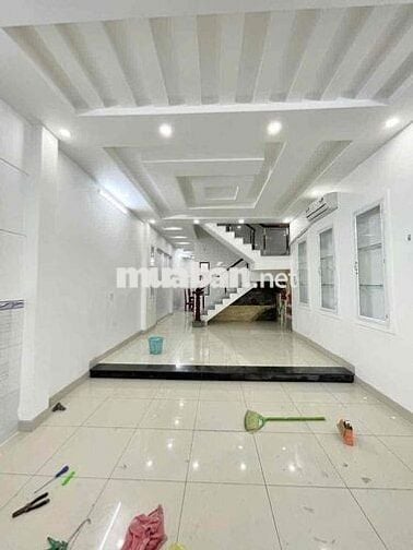 CHỦ GỬI CHO THUÊ NHÀ TRỆT 2 LẦU CÓ NỘI THẤT KDC HỒNG PHÁT