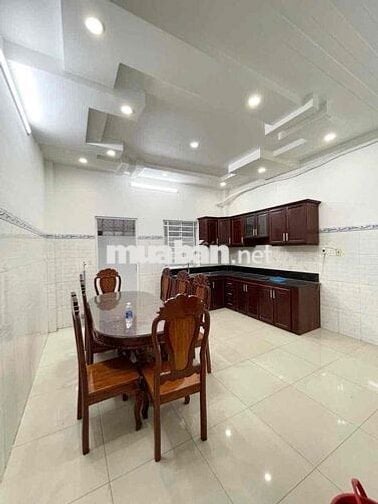 CHỦ GỬI CHO THUÊ NHÀ TRỆT 2 LẦU CÓ NỘI THẤT KDC HỒNG PHÁT