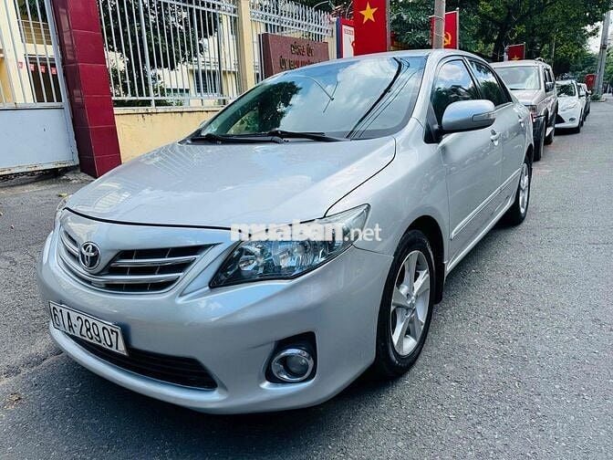 Toyota Corolla Altis Bạc 5 chỗ