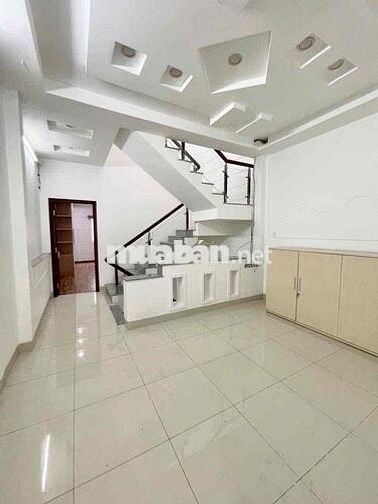 CHỦ GỬI CHO THUÊ NHÀ TRỆT 2 LẦU CÓ NỘI THẤT KDC HỒNG PHÁT