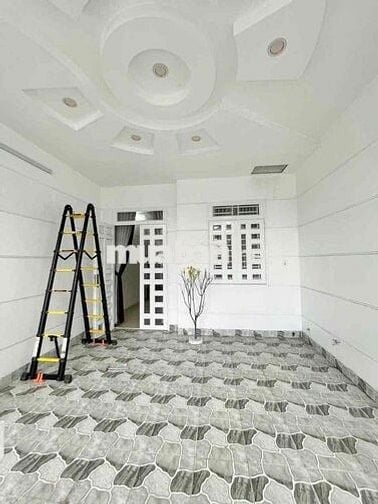 CHỦ GỬI CHO THUÊ NHÀ TRỆT 2 LẦU CÓ NỘI THẤT KDC HỒNG PHÁT