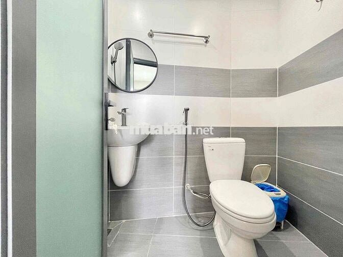 CHDV MỚI XÂY NGAY NGUYỄN VĂN NGHI ( Gần trục Phạm Văn Đồng )