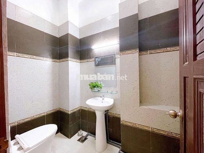 GẦN VHU ĐẦY ĐỦ NỘI THẤT CÓ MÁY GIẶT CỬA SỔ