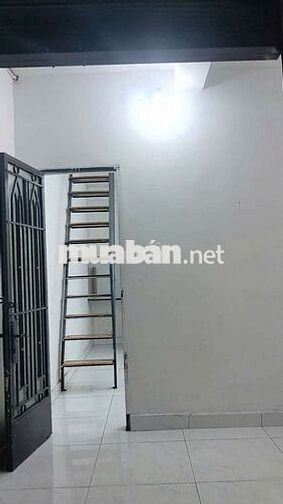 Nhà hẻm thông xe hơi đậu cửa 1 xẹt Trường Chinh 3.5x9m 1 lầu đúc
