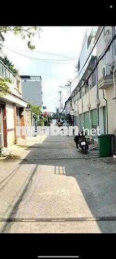 Nhà hẻm thông xe hơi đậu cửa 1 xẹt Trường Chinh 3.5x9m 1 lầu đúc