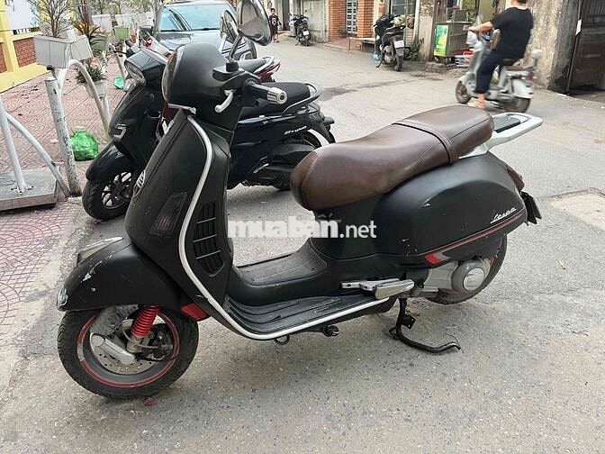 Piaggio GTS 2024 Đen