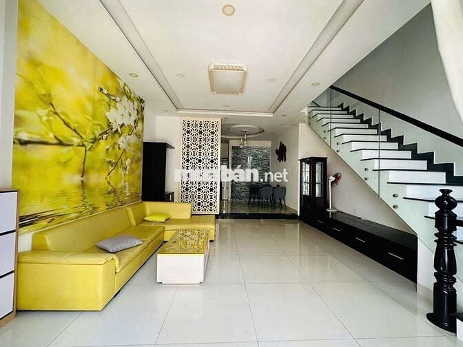 Nhà 3 tầng trung tâm Nha Trang Gần Siêu Thị Co.op mart