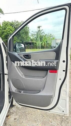 Hyundai Starex tải van 2015 số sàn Trắng