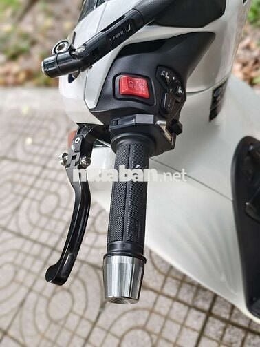 Honda SHVN 125CBS