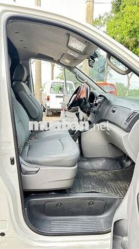 Hyundai Starex tải van 2015 số sàn Trắng