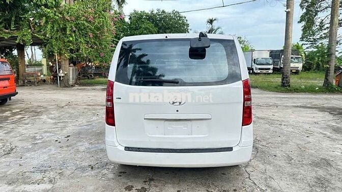 Hyundai Starex tải van 2015 số sàn Trắng