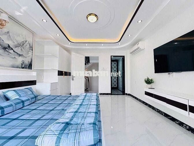 Bán nhà xây mới 5 tầng cạnh Thích Quảng Đức - (4.1x8.5) full nội thất