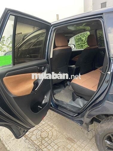 Toyota Innova 2018 Đen 7chỗ