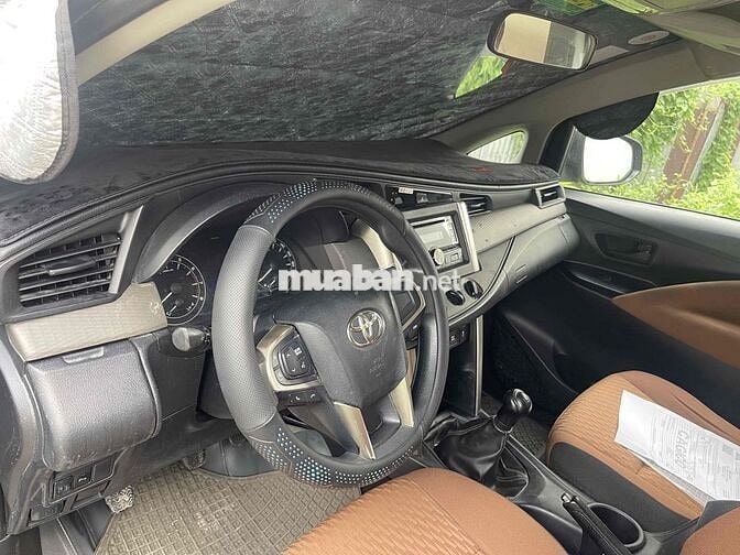 Toyota Innova 2018 Đen 7chỗ