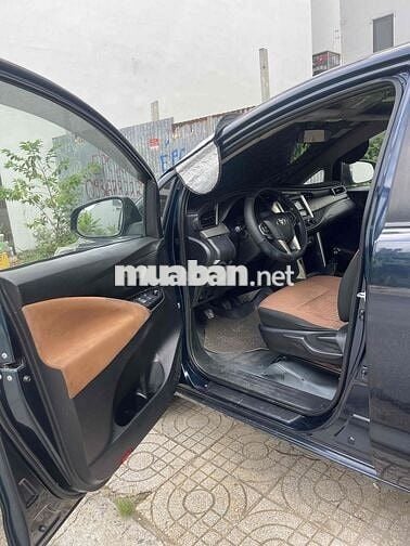Toyota Innova 2018 Đen 7chỗ
