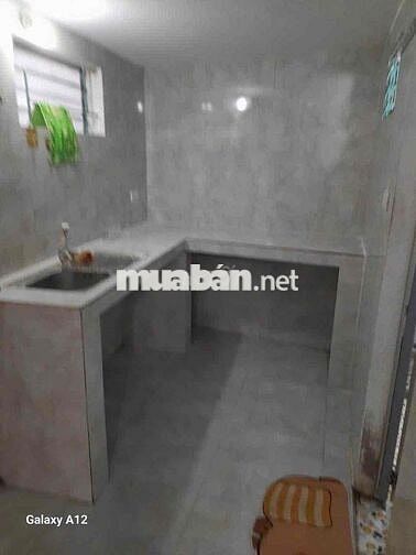 CHO THUÊ NHÀ CẤP 4 TẠI GIANG BIÊN - ÔTÔ ĐỖ CỬA - ĐIỆN NƯỚC GIÁ DÂN
