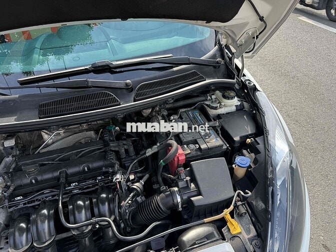 Ford Fiesta Hatchback 2013 Tự động Trắng