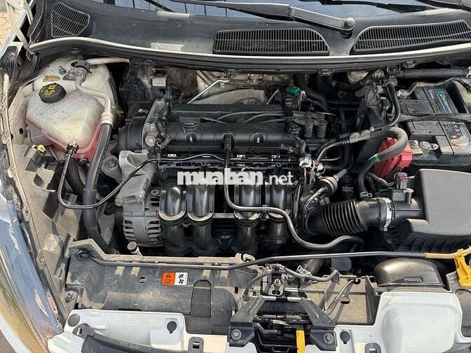 Ford Fiesta Hatchback 2013 Tự động Trắng